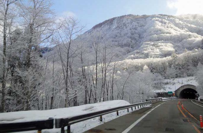冬、積雪期八ヶ岳 赤岳登山アクセスより安房トンネル