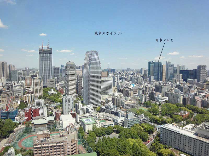 東京タワー展望台北側より東京スカイツリー