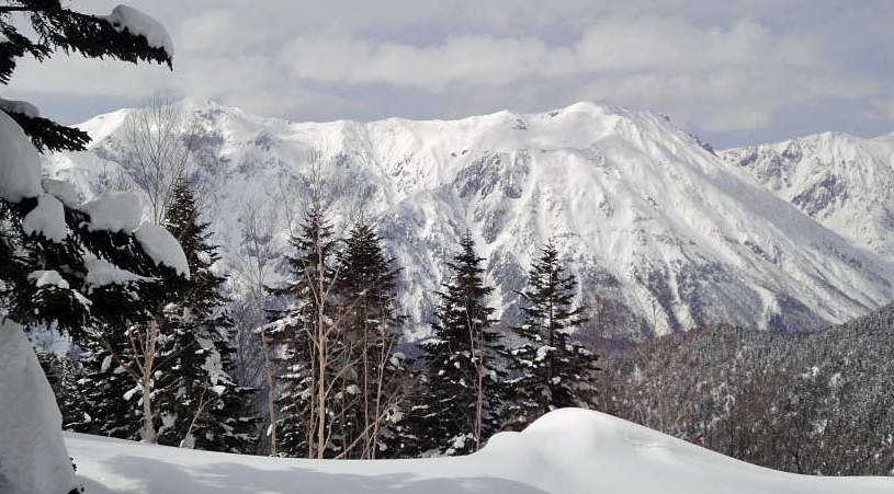 冬期 西穂高岳 独標ルートより笠ヶ岳の景観