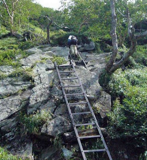 写真による重太郎新道の紹介より二連ハシゴ