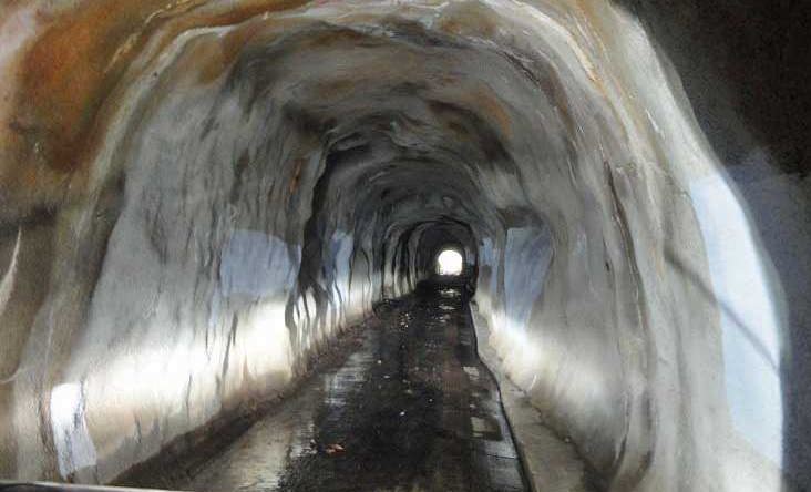 写真によるルート紹介 池原二号隧道の内部の様子