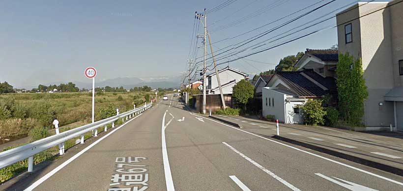 富山県道67号線より国際大学口からの道の様子